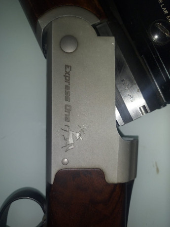 Un compañero de caza me ha pedido que le ponga este anuncio vende un rifle express Verney Carron en calibre 11
