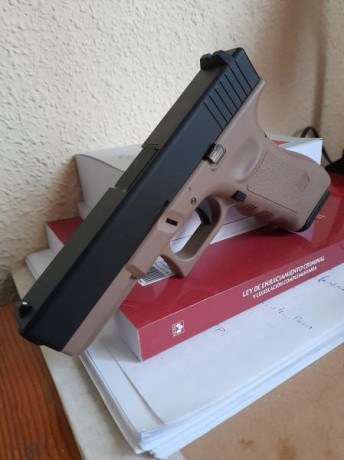hola buenas a todos!

me acabo de iniciar en airsoft y buscaba una replica con blowback y corredera de 10