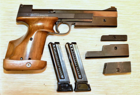 Hola, vendo mi Hammerli 208 Internacional calibre 22 LR, modelo que actualmente tiene el record del mundo 00