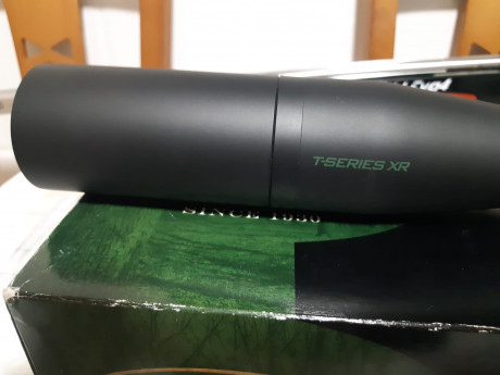   Se vende este gran visor Weaver 46 * 48 Cruz fina y punto dot prácticamente nuevo gran nitidez precio 11