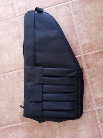 Vendo funda Uncle Mikes para subfusil, prácticamente nueva, puesta en casa por mensajería por 25€



Tengo 10
