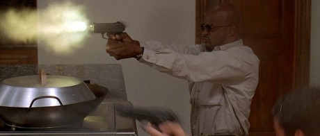 Compañeros,

En vista de las ganas de algunos (Elcafe, Wilcow, Vrakk, etc) por adivinar armas de películas 150
