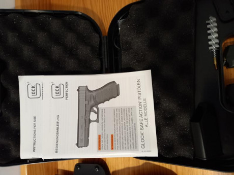 Glock 43 en buen estado, con apenas 200 tiros. Guiada en A, se encuentra en Madrid, zona sureste. Incluye:
Caja 00