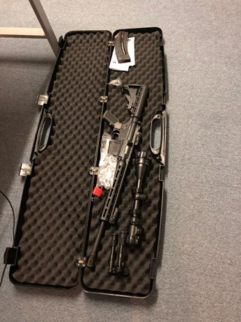 Buenas tardes un compañero me ha pedido que le ponga en venta su rifle.

Se trata de un Smith &Wesson 02