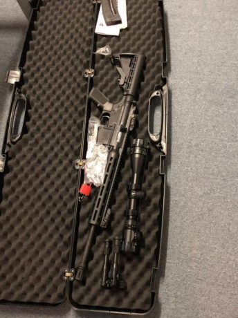 Buenas tardes un compañero me ha pedido que le ponga en venta su rifle.

Se trata de un Smith &Wesson 01