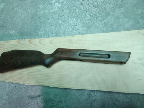 Hola tengo una carabina del 4.5 marca gamo de aprox 25 años o algo mas. Es muy masiva de madera, con estrias 22