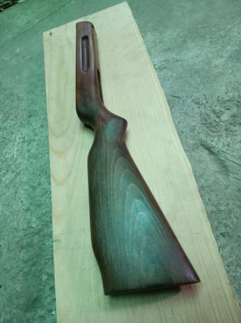 Hola tengo una carabina del 4.5 marca gamo de aprox 25 años o algo mas. Es muy masiva de madera, con estrias 21