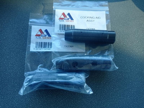 Vendo dos piezas para la palanca de carga de carabina Tx200 mkIII.Son nuevas y tengo solo en color negro 02