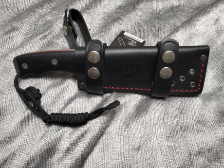 Vendo cuchillo nieto archer , nuevo con caja. Cachas micarta negra con separadores rojos. Esta en Valencia 01