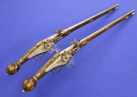 Voy a colocar unas fotos de un arma larga alemana de llave de mecha del siglo XVI. 140
