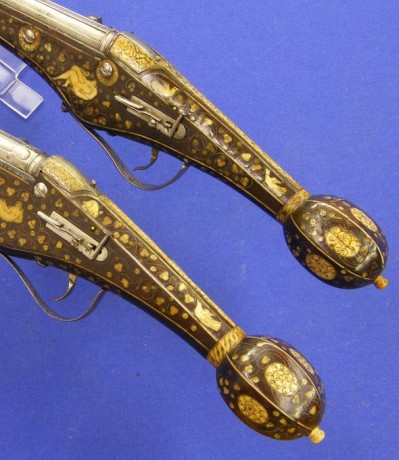 Voy a colocar unas fotos de un arma larga alemana de llave de mecha del siglo XVI. 161