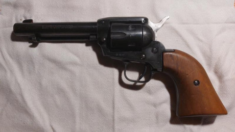 pongo a la venta este revolver del cal. 22
muy preciso pero necesito hueco para otra pieza
225 euros mas 01