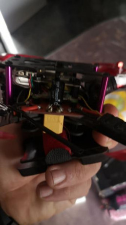 Hola foreros, tengo este dron fpv free stile completo, que incluye el dron, 3 baterías nuevas a estrenar 00