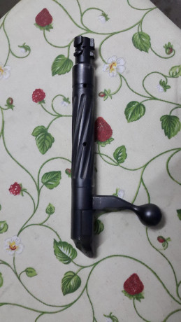 Buenos días, un amigo me ha pedido que le ponga en venta este rifle, está en excelentes condiciones, doy 11