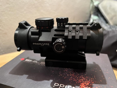 Vendo visor Shil.ba PrismaFire , punto rojo y verde. Precio 150 más 10 euros de gastos si tengo q enviar. 00