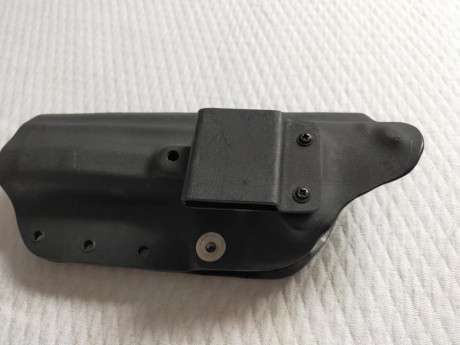 Vendo funda extracción rápida para Desert Eagle por 50€ más los portes. 01