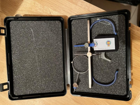 Gafas de tiro varga 120 euros más 10 de envío, están en Asturias. 01