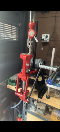 En venta Hornady n-load progresiva, está nueva e impecable, la prensa se entrega tal y como se ve en la 20