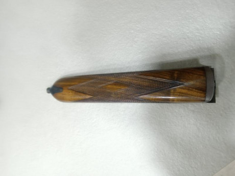 Hola, vendo escopeta ugartechea del calibre 12 con 2 juegos de cañones.
Expulsora, un gatillo.
Cañon corto 62