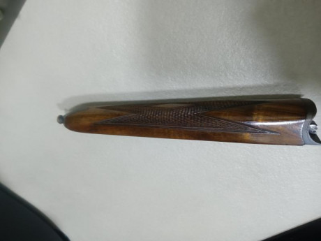 Hola, vendo escopeta ugartechea del calibre 12 con 2 juegos de cañones.
Expulsora, un gatillo.
Cañon corto 60