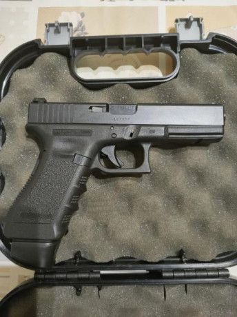 Hola pongo a la venta mi glock 17 de tercera generación en perfecto estado con 4 cargadores alza glock 00