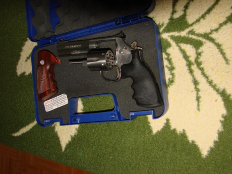 Se vende por motivos de Salud:
  REVOLVER SMITH & WESSON 686 DE 4" DE CAÑON Y CALIBRE 357 MAGNUM 02