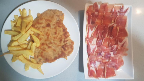 Hoy para comer acelgas hervidas y chuletón de vaca gallega vieja con seis semanas de maduración en cámara 50
