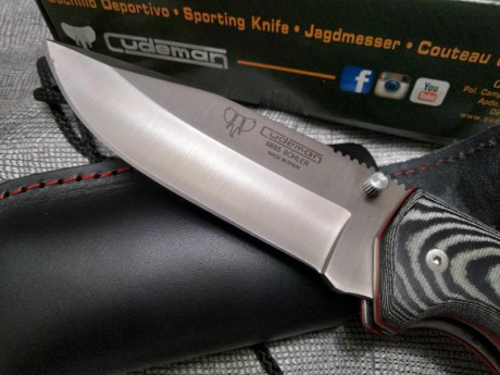 Vendo navaja cudeman 327M , nueva sin uso y con caja y funda de piel. Cachas micarta negra con separadores 01