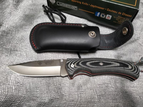 Vendo navaja cudeman 327M , nueva sin uso y con caja y funda de piel. Cachas micarta negra con separadores 00