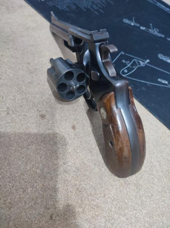 Marca: ASTRA
Modelo: Cadix
Calibre: 38 Especial
Capacidad: 5 cartuchos
Sistema: Doble y simple acción
Longitud 00
