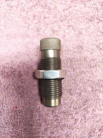 En venta juego de tres dies LEE 38/357 mas , un cuarto que es el factory crimp die.
**VENDIDOS**
Saludos 01