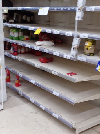 Hoy no vino  el camion a Lidl local:

Yogures naturales desnatados desaparecidos

No hay banana

Kiwi 61