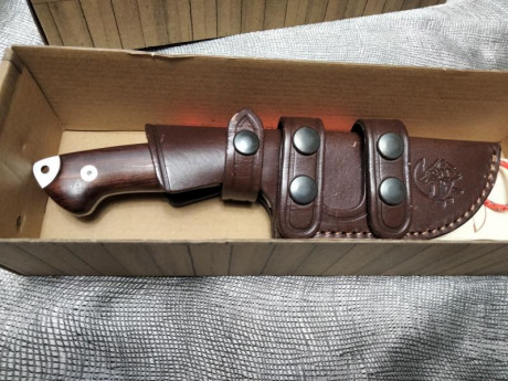 Vendo cuchillo J&V axarquia con cachas cocobolo  , usado y afilado . Esta en Valencia . 47€ puesto 02