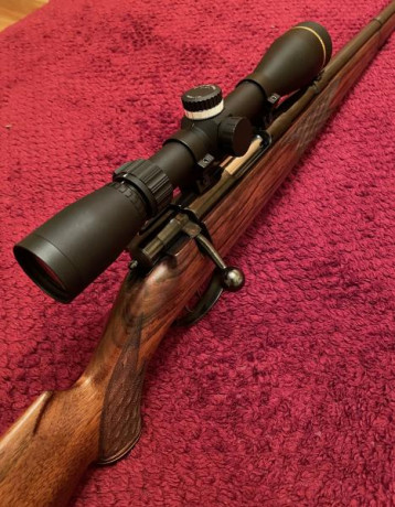 Pongo a la venta, este precioso rifle, en perfecto estado estetico y de funcionamiento, dispone de doble 00