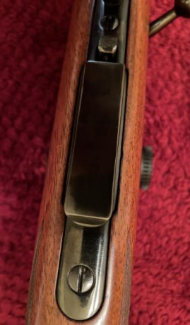 Pongo a la venta, este precioso rifle, en perfecto estado estetico y de funcionamiento, dispone de doble 12