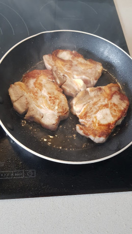 Hoy para comer acelgas hervidas y chuletón de vaca gallega vieja con seis semanas de maduración en cámara 130