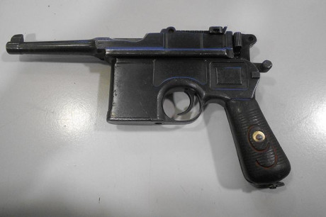 Lo dicho se vende PISTOLA MAUSER 1896 en 9mmPB
Se ha cambiado aguja percutora y muelle recuperador
Originales 02