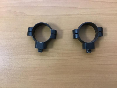 Vendo anillas Leupold QR de 30 mm, precio nuevas 80€; se venden en 40€ más gastos de envío si las hubiera. 00
