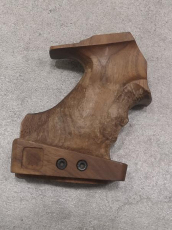 Cacha Steyr de LP10, talla XL segun la marca en la cacha pero viene a ser como la talla M de mi otra cacha 01