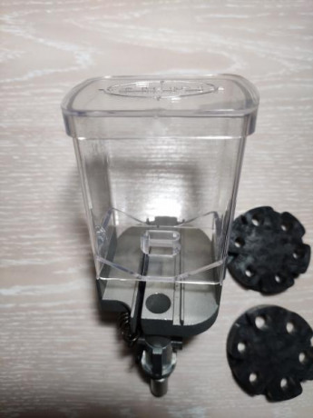 Se vende Dispensador Auto-Disk de Lee nuevo sin estrenar ,con cuatro discos ,el precio 45€ más gastos 01