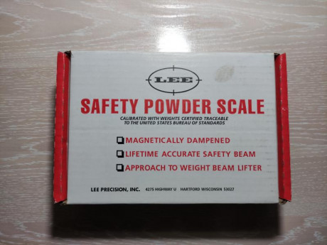 Buenas tardes 
Se vende bascula Lee sin estrenar 35€ más gastos de envío ,si es en Madrid se puede entregar 50