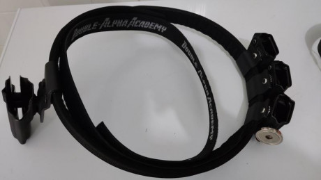 Hola foreros:
Se vende cinturón de velcro, talla 38, color negro. Incluye 3 cargadores, uno de ellos magnético, 01