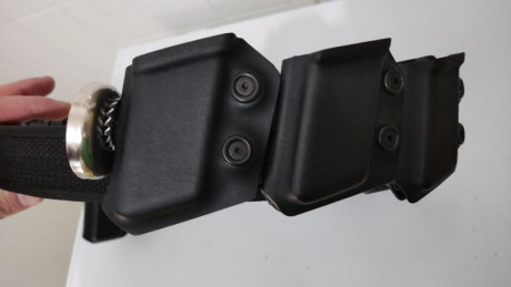 Hola foreros:
Se vende cinturón de velcro, talla 38, color negro. Incluye 3 cargadores, uno de ellos magnético, 00
