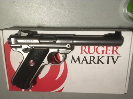 Hola amigos, qué diferencias existen entre estas dos pistolas?, con mi ojo tan poco entrenado cuando las 70