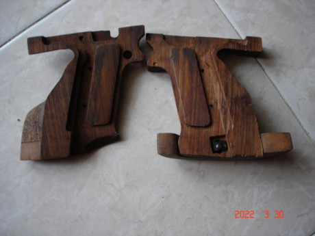 VENDO JUEGO DE CACHAS ERGONOMICAS DE PISTOLA SIMITH AND WESSON.CALIBRE 22LR MOD 41 EN PERFECTO ESTADO.
PRECIO 01
