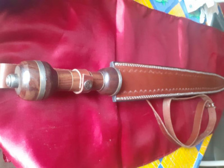 Buenos días :
Pongo a la venta esta excelente reproducción de un gladius de Oficial Romano en acero de 02