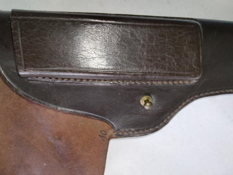Hola, pongo este anuncio para ir quitandome fundas de pistola repetidas, tanto replicas como originales 132