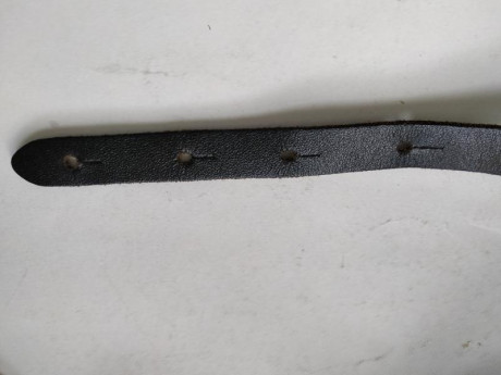 Hola, pongo este anuncio para ir quitandome fundas de pistola repetidas, tanto replicas como originales 172