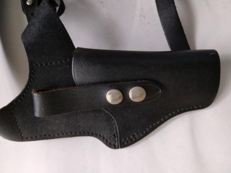 Hola, pongo este anuncio para ir quitandome fundas de pistola repetidas, tanto replicas como originales 171