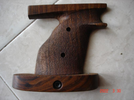 VENDIDAS...................Vendo juego de cachas anatómicas bbvo para pistola Smith and wesson modelo 02